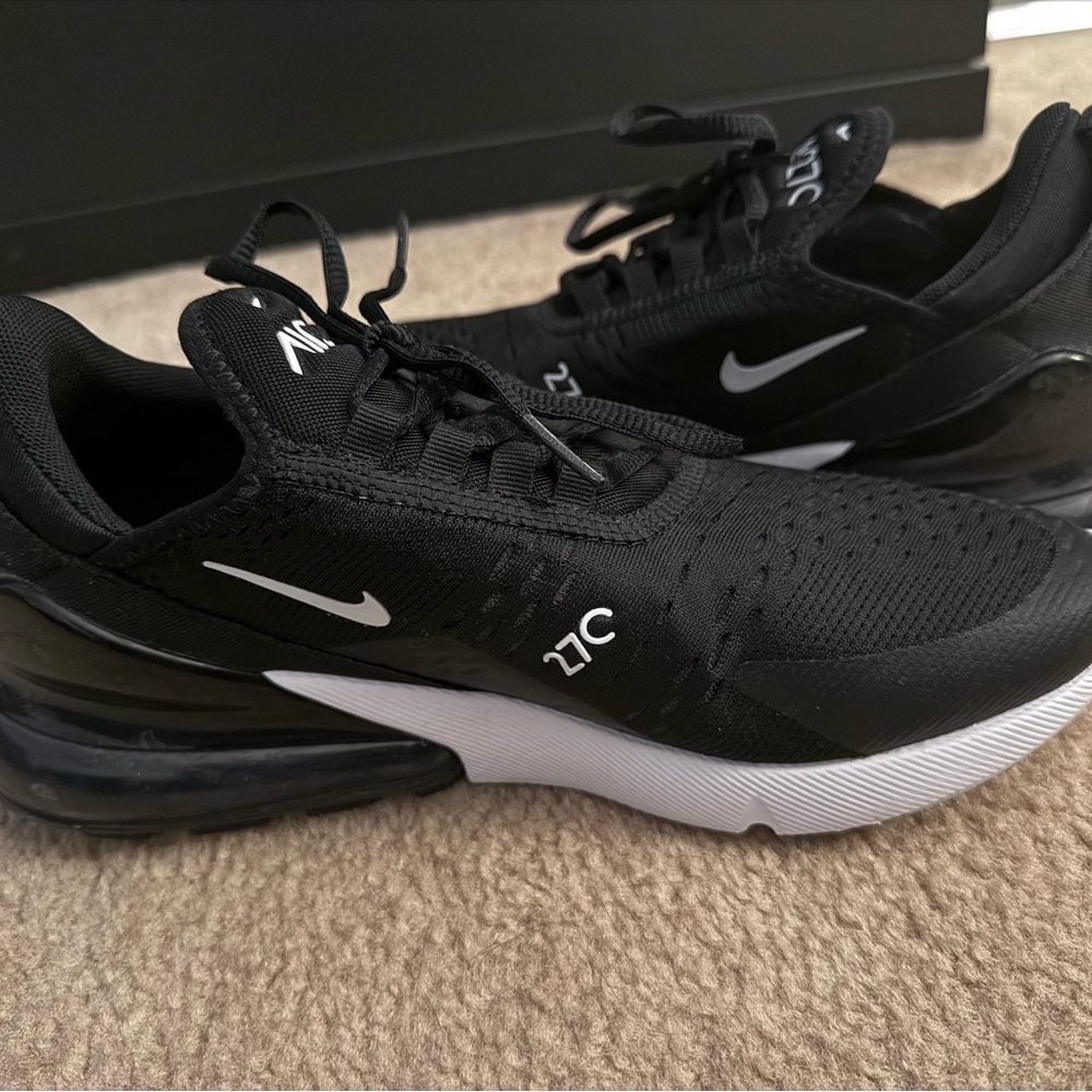 Nike Black and White Sneakers with Air Max Cushioning
